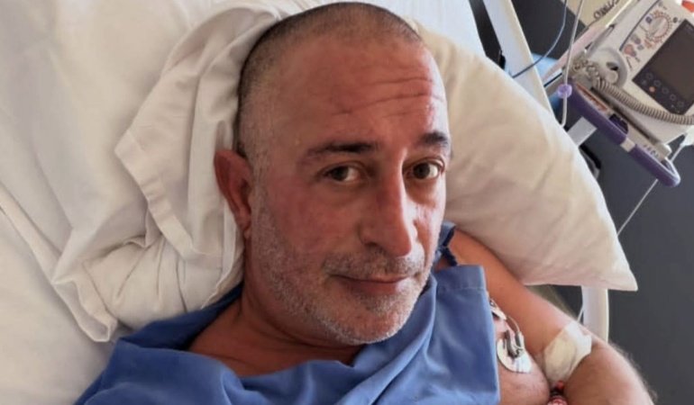Cem Yılmaz'dan hastane paylaşımı
