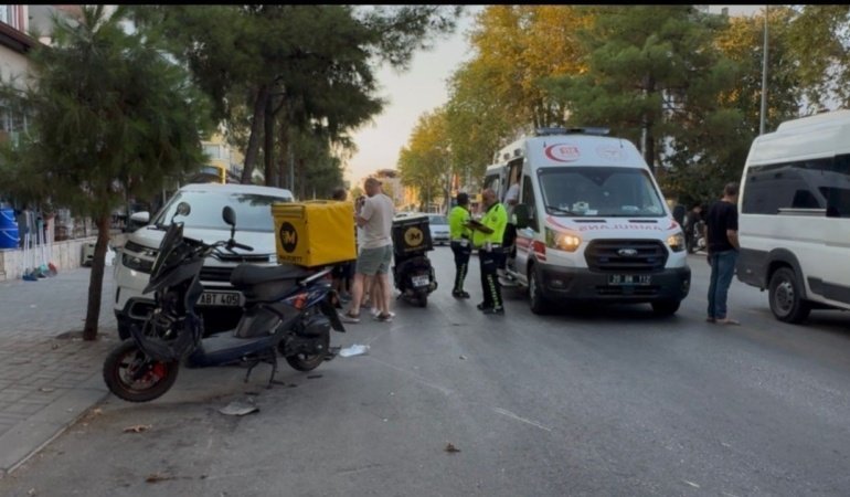 Denizli'de yasaklı kavşakta kaza