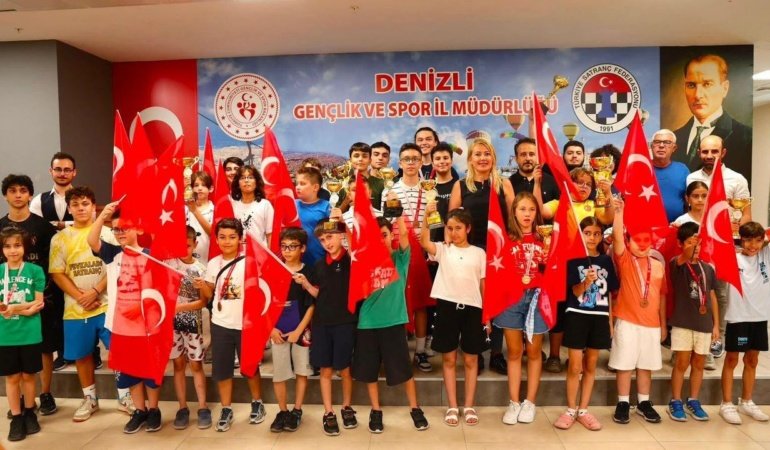 Merkezefendi’de turnuva şampiyonlarına ödüller verildi