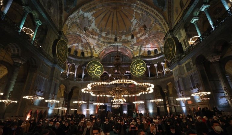 Mevlid kandilinde hangi dualar okunur, hangi tesbihler çekilir? Mevlid kandili duaları ve çekilecek zikirler!