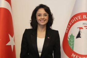 YENI-Parti039ye-gecen-Gonca-Koksal-Aras039tan-30-Agustos-kutlamasi-featured