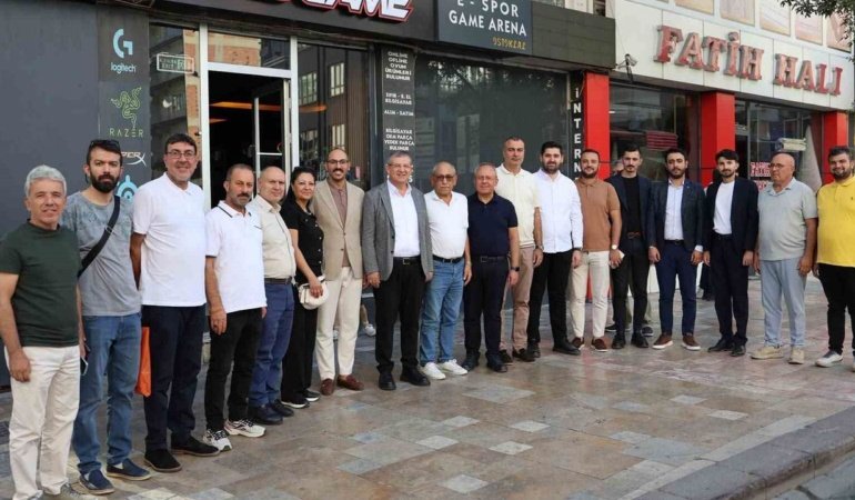 AK Parti İl Başkanı Subaşıoğlu İstiklal Caddesi’nde esnafları dinledi