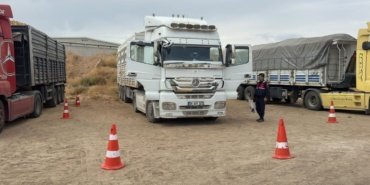 Afyonkarahisar039da-park-halindeki-tirda-supheli-olum-featured
