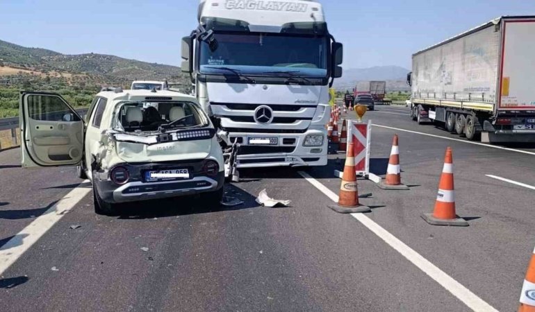 Aydın-Denizli  Otoyolu'nda kaza: 3 kişi yaralandı