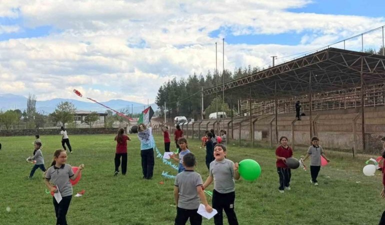 Beyağaçlı öğrencilerden Gazze’deki çocuklara uçurtmalı mesaj