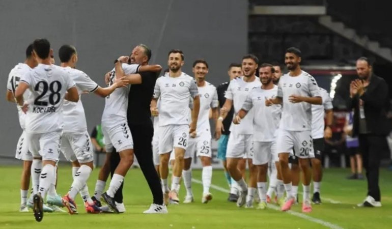 İzmir derbisinde gülen taraf Altay oldu: Bucaspor'u deplasmanda 2-1 mağlup etti
