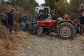 Manisa039da-tarla-yolunda-devrilen-traktor-can-aldi-featured