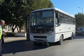Otobusun-altinda-kalan-elektrikli-bisiklet-surucusu-yaralandi-featured