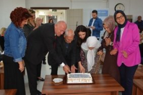 Baskan-Kumral-Babadagin-cinarlariyla-birlikte-sarkilar-soyledi-featured