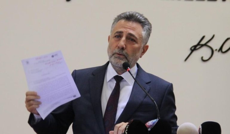 Bayraklı Belediyesinde operasyon: Eski başkan Serdar Sandal dâhil 45 gözaltı